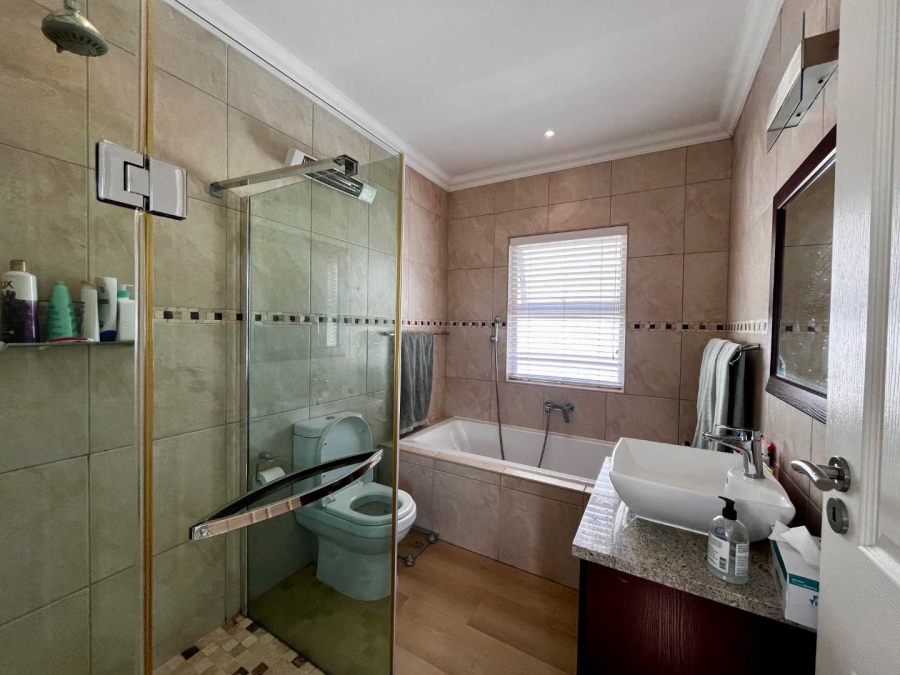 3 Bedroom Property for Sale in Hemel en Aarde Estate Western Cape